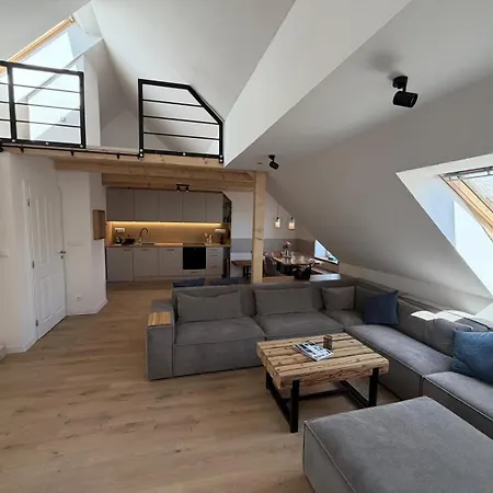 Monarch Apartament *