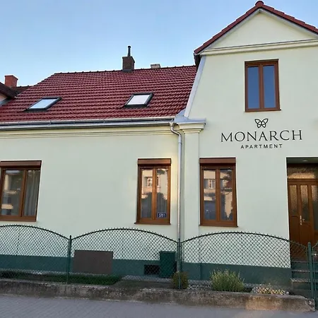 Monarch Apartament *